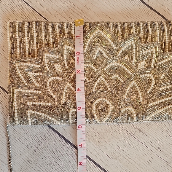 NWT Charming Charlie RSVP Elegant Silver/White/Gray Beaded Clutch Crossbody - Picture 7 of 8